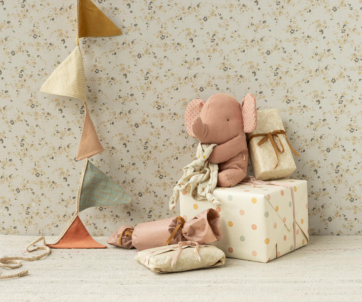 Lullaby friends, Elephant- Old Rose