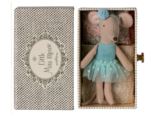 Little Sister Dance Mouse in Daybed