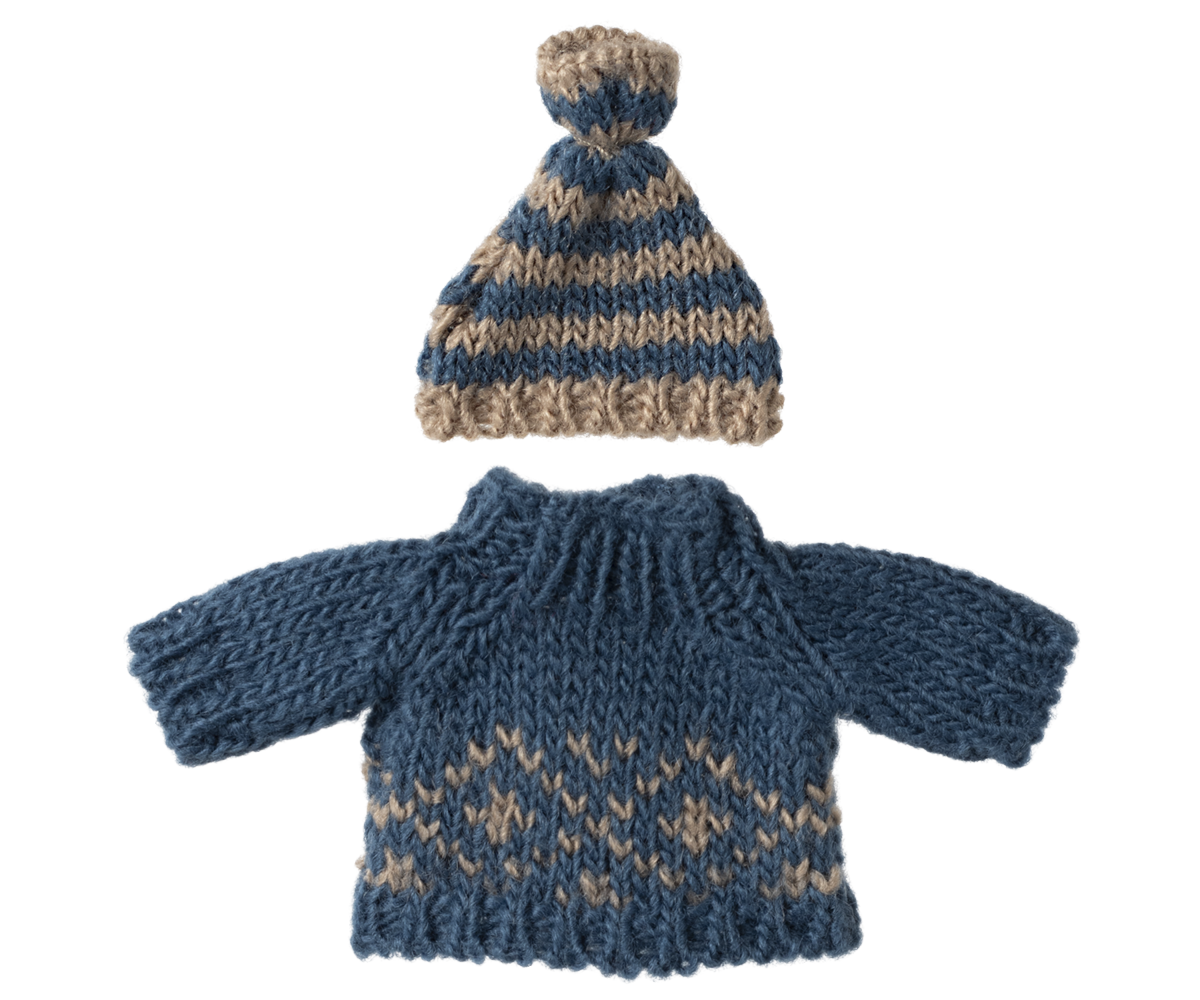 Knitted hat and sweater - Dad Mouse