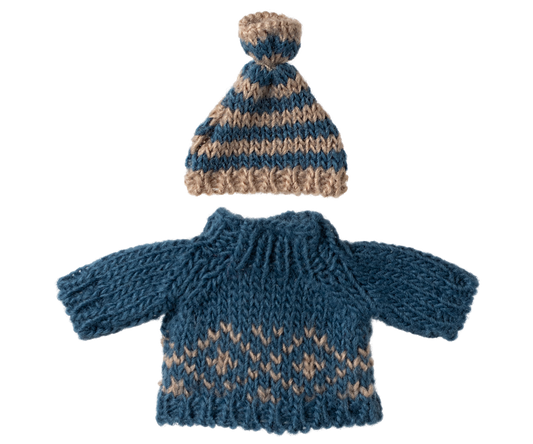 Knitted hat and sweater - Dad Mouse