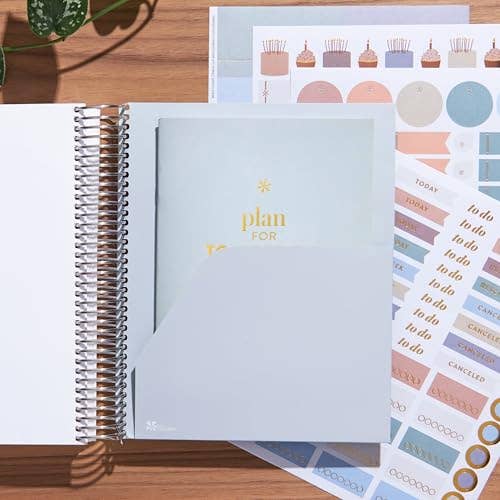 7x9 Daisy Blooms Academic Planner (August 2025-July 2026)