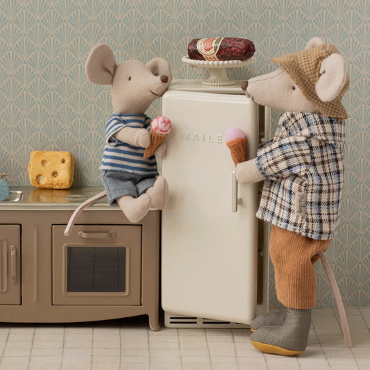 Maileg Fridge, Mouse in Off White